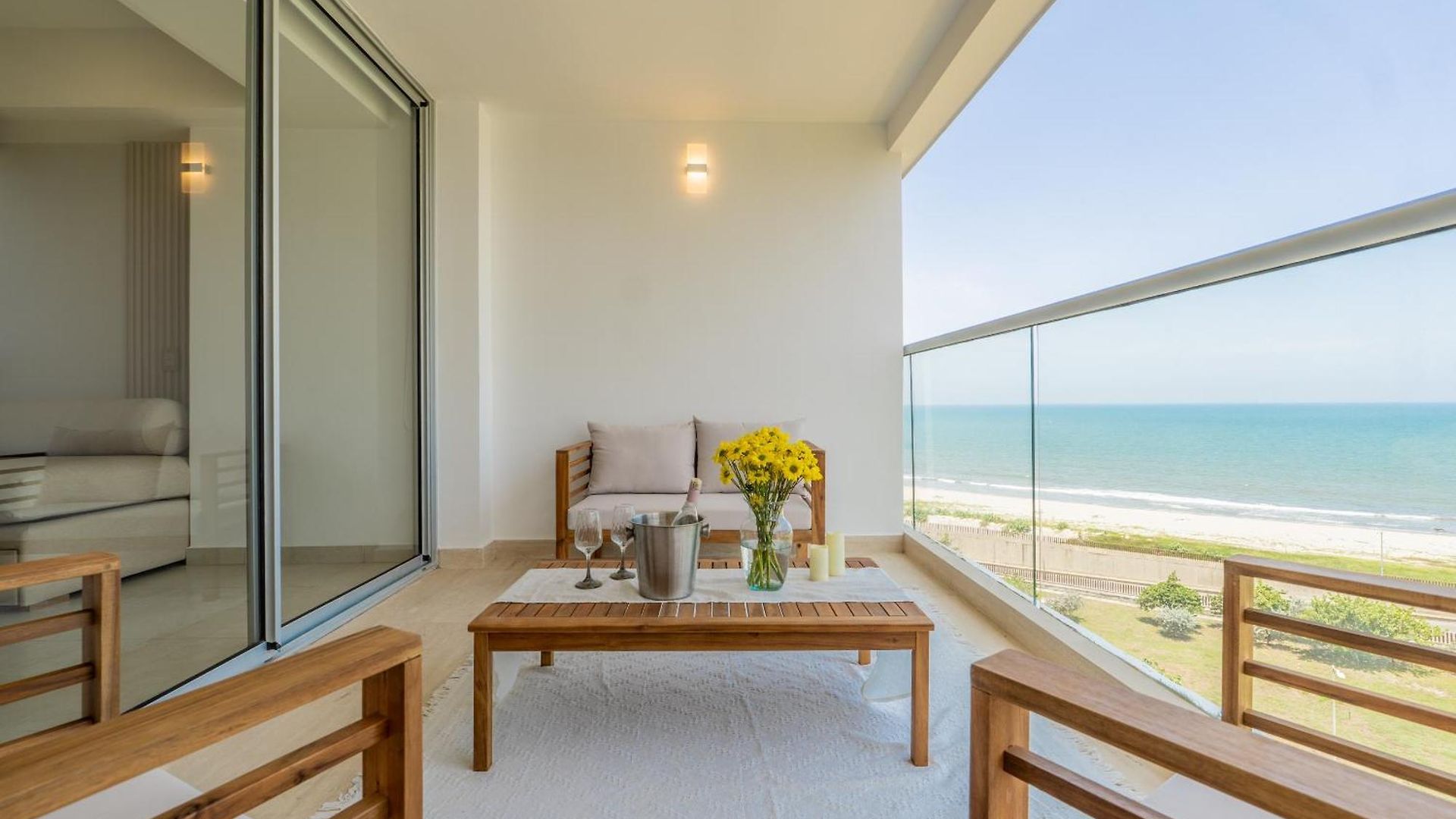 Charming Seafront Loft * Cartagena