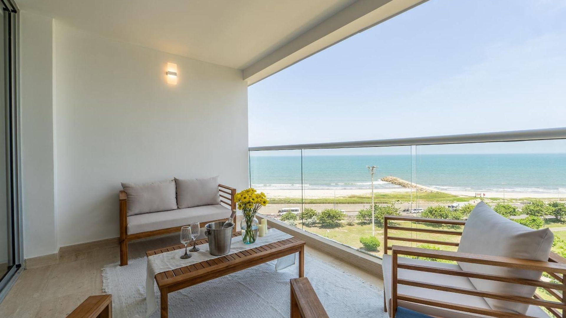Charming Seafront Loft * Cartagena