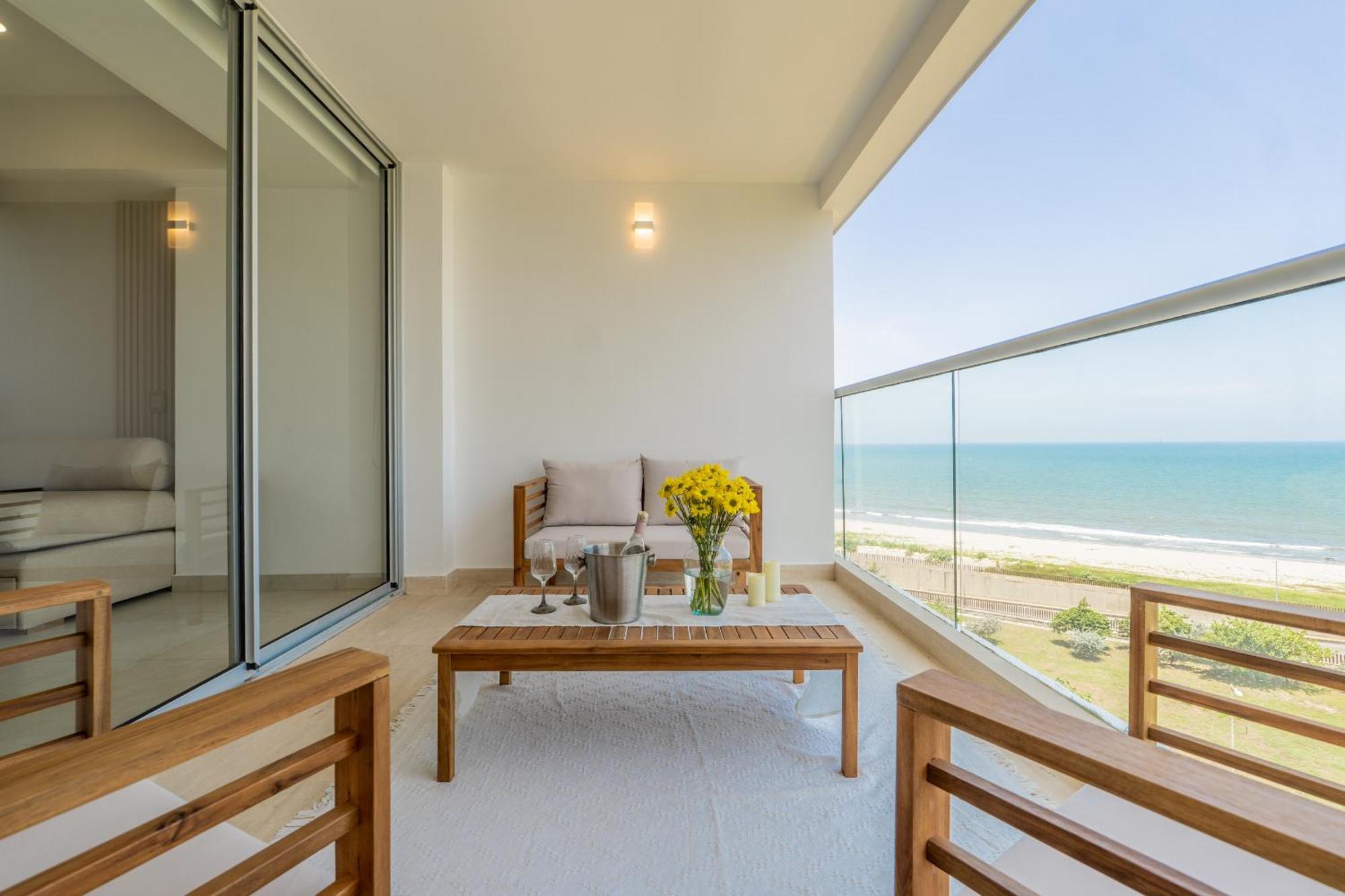 Charming Seafront Loft * Cartagena