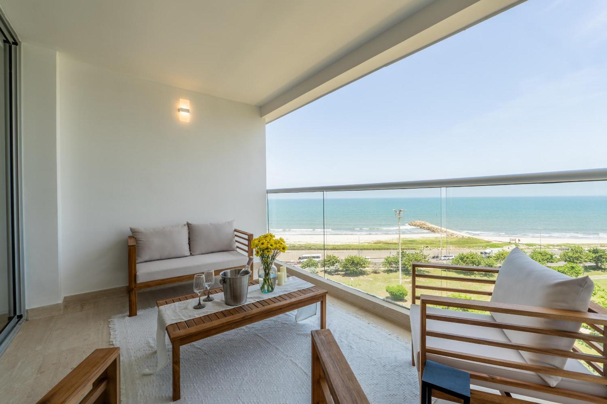 Charming Seafront Loft * Cartagena